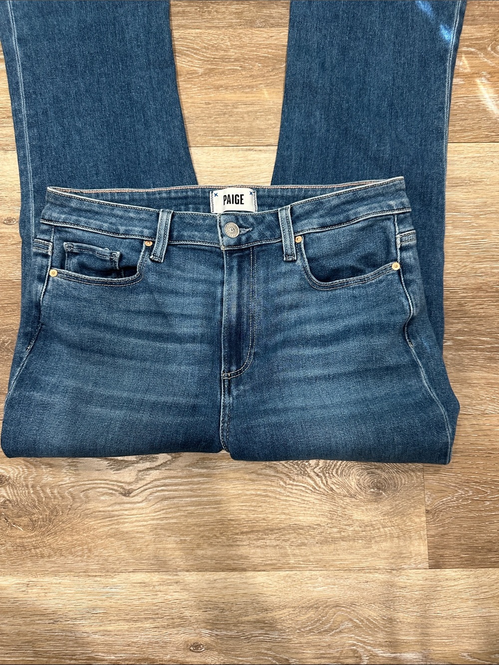 Like New! PAIGE High Rise Laurel Canyon Straight Leg Slight Flair Jeans - Picture 5 of 8